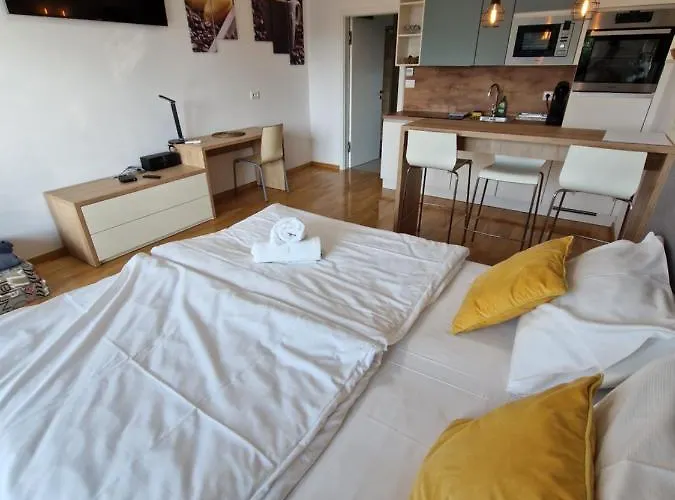 & Burgers Rezidenca Pipanova Aparthotel Ljubljana