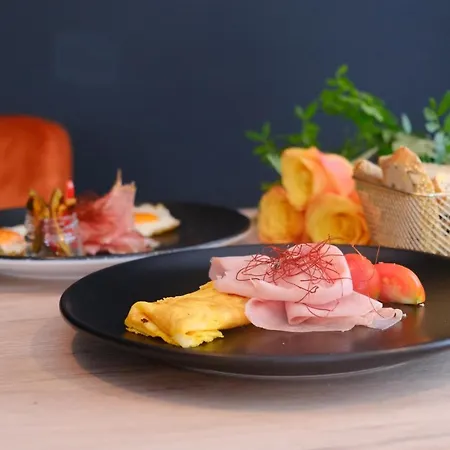 & Burgers Rezidenca Pipanova 4* リュブリャナ