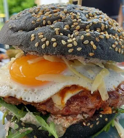 アパートホテル & Burgers Rezidenca Pipanova 4*