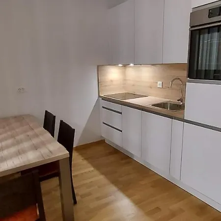 & Burgers Rezidenca Pipanova Lublaň
