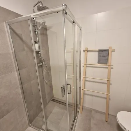 アパートホテル & Burgers Rezidenca Pipanova 4*