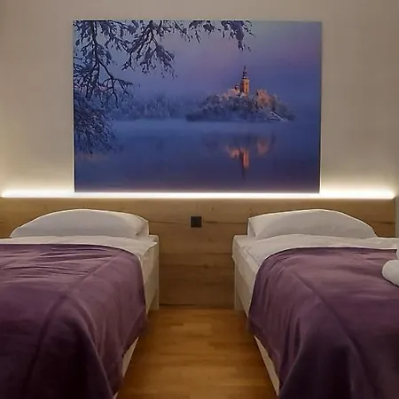 & Burgers Rezidenca Pipanova アパートホテル リュブリャナ