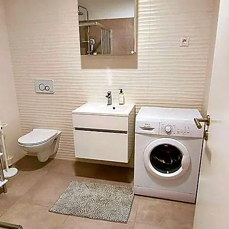 & Burgers Rezidenca Pipanova Aparthotel