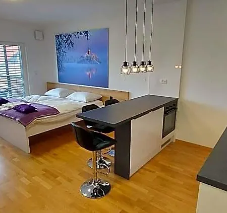 & Burgers Rezidenca Pipanova Apartahotel Liubliana