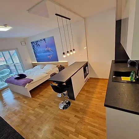 & Burgers Rezidenca Pipanova Apartahotel 4*