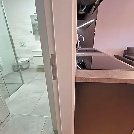 & Burgers Rezidenca Pipanova 4*