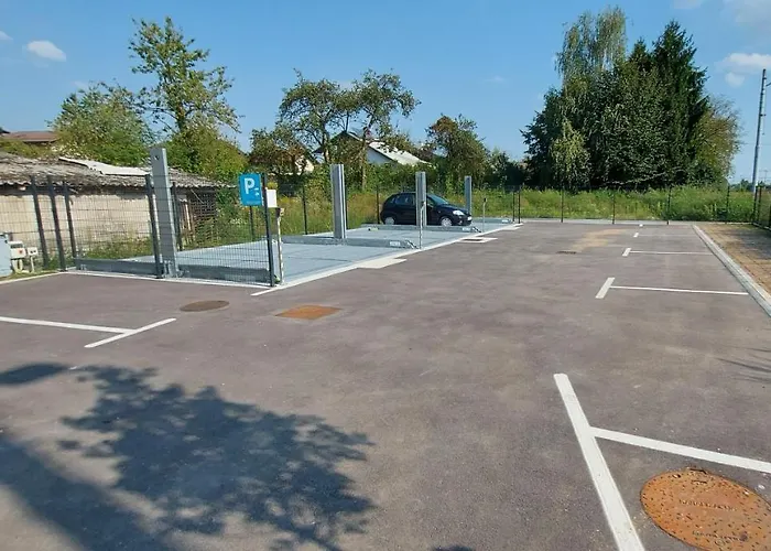 & Burgers Rezidenca Pipanova