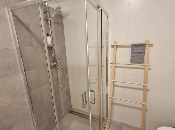 Aparthotel & Burgers Rezidenca Pipanova 4*