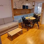 & Burgers Rezidenca Pipanova Апарт-готель
