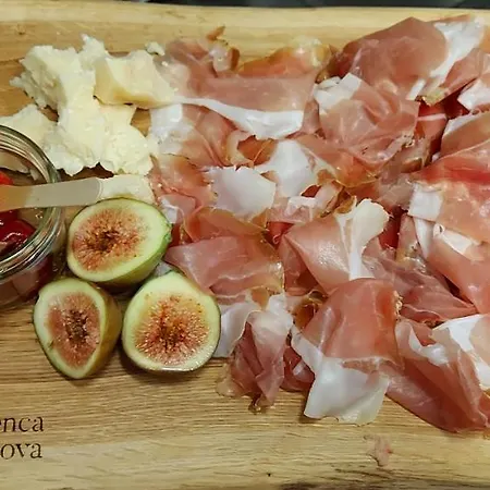 & Burgers Rezidenca Pipanova Любляна