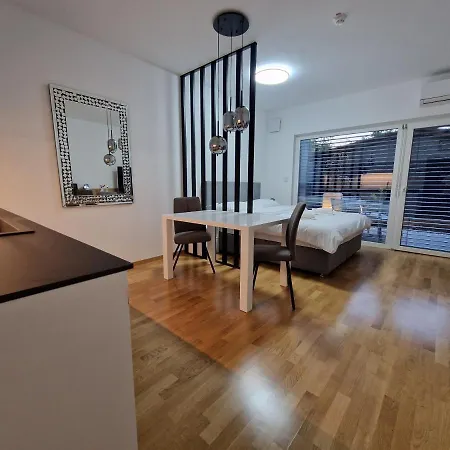 & Burgers Rezidenca Pipanova Апарт-отель 4*