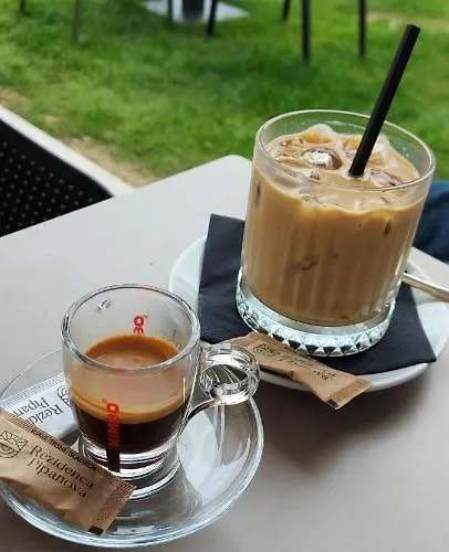 & Burgers Rezidenca Pipanova Ljubljana