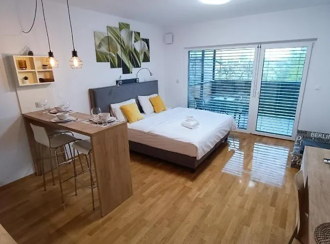 & Burgers Rezidenca Pipanova Apartmanhotel Ljubljana