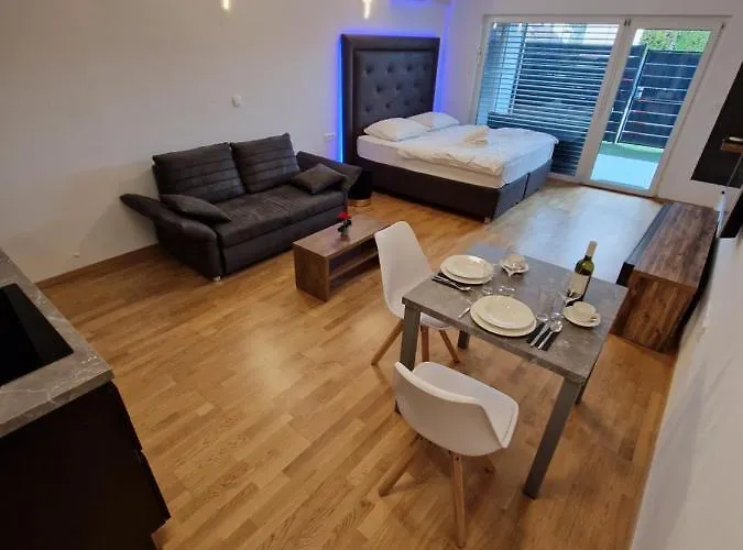 & Burgers Rezidenca Pipanova Apartmanhotel 4*